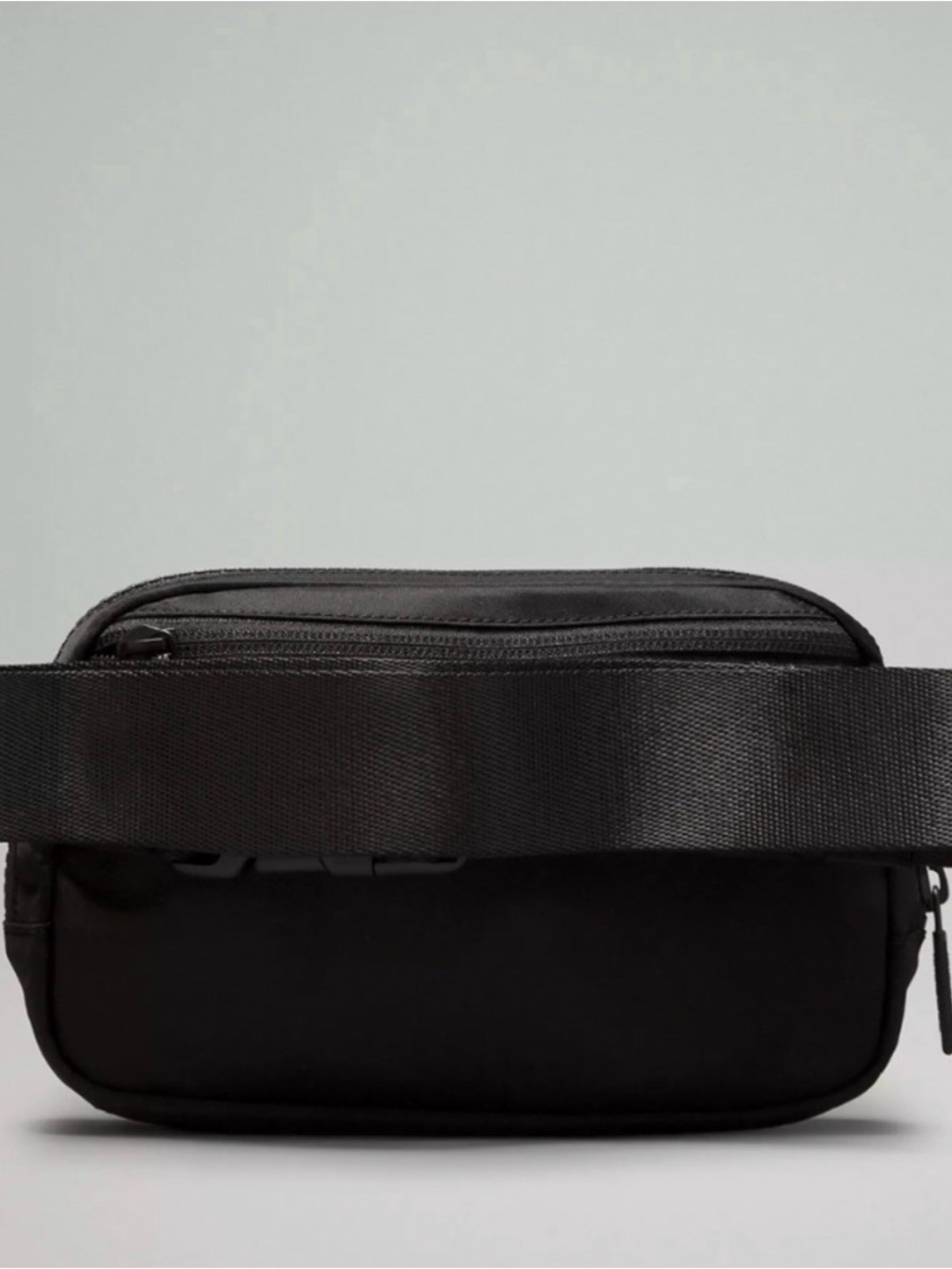 lululemon athletica Black Everywhere belt bag - Picture 3 of 5
